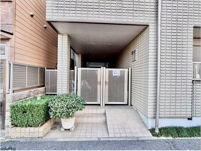 【エントランス】