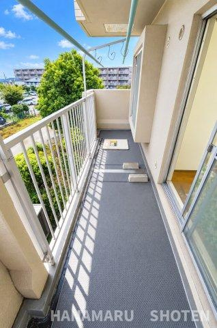 ダイアパレス千葉青葉台イーストアベニューのバルコニー|※現在リフォーム中のため、一部写真はAIにより家具・家財を消去し、室内をイメージしやすく加工しております。