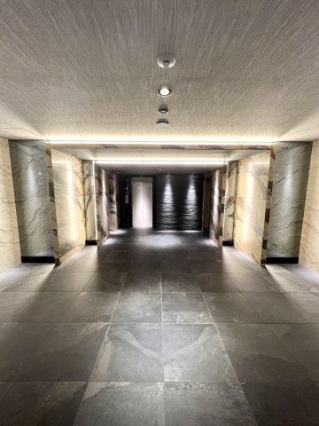 CREST TAPP金山のロビー