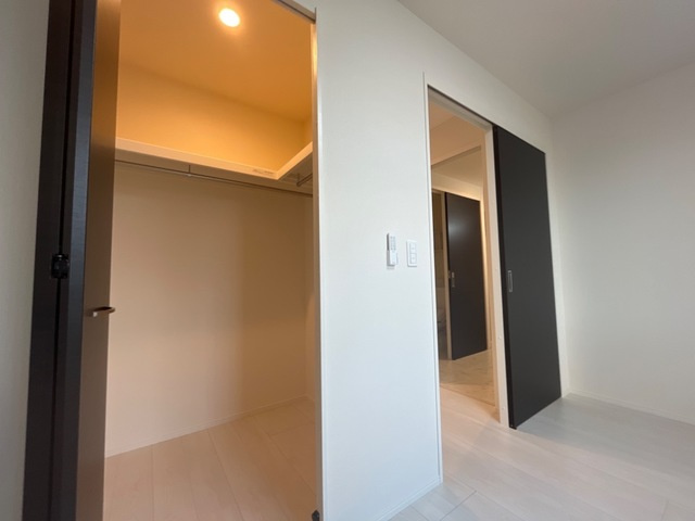 クレッセント高塚Ａの収納|ウォークインクローゼット