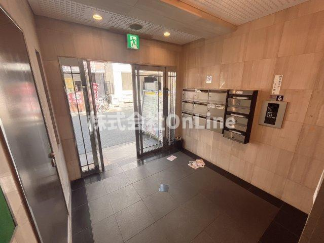 タウンハイツ加美駅前のエントランス