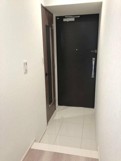 パレステージ新高島平の玄関