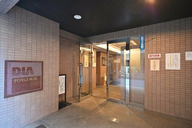 墨田区両国２丁目の賃貸マンションのエントランス
