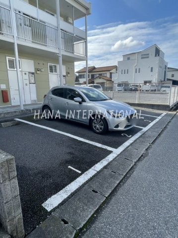グリーンサイド１６の駐車場