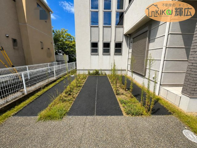 明石市魚住町清水　中古戸建の駐車場