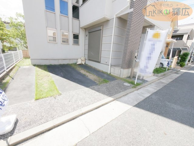 明石市魚住町清水　中古戸建の駐車場