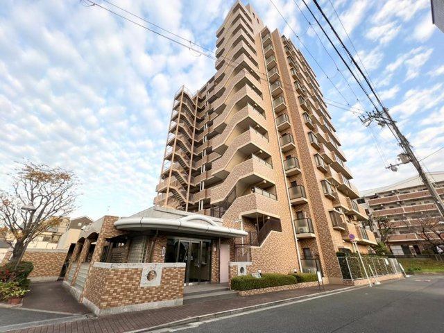 イトーピア吹田高城町の外観