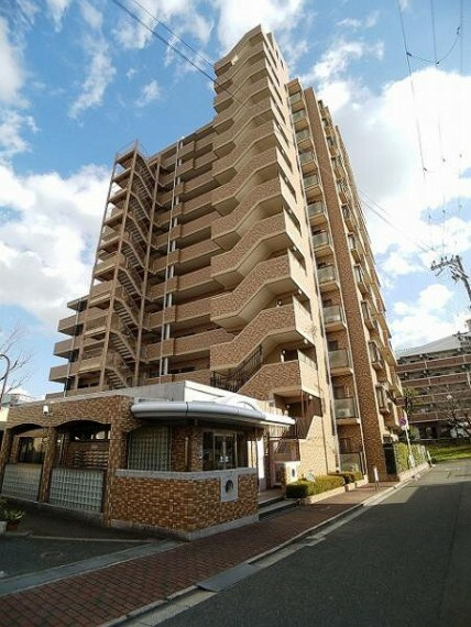 イトーピア吹田高城町の外観