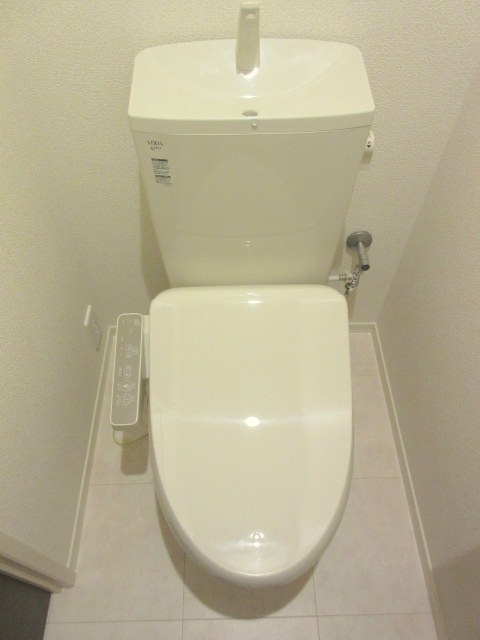 キャトルセゾンＣのトイレ|嬉しい温水洗浄便座付きトイレ