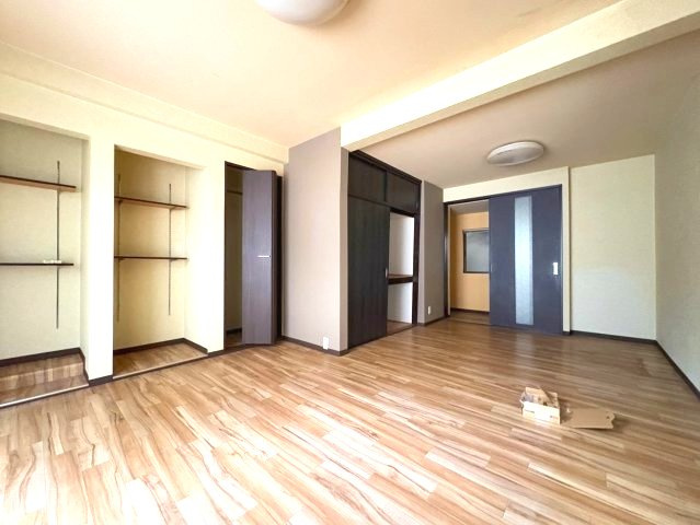 青山平屋の居間・リビング