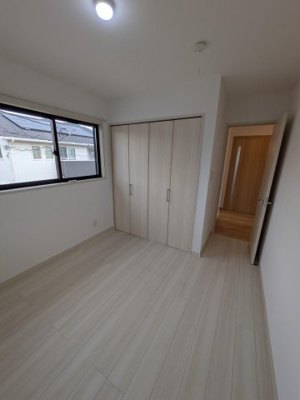 【洋室】 | 【再生住宅】甲府市国玉町 | 明るい洋室です