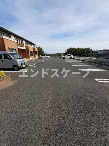 アルドールの駐車場|高崎、前橋のお部屋探しはエンドスケープまで！お客様の理想お聞かせ下さい♪