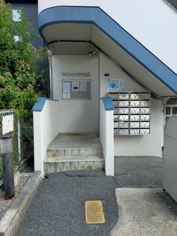 カナンハイツ大元のエントランス