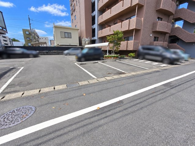 モンレーヴ葵東Ⅱの駐車場