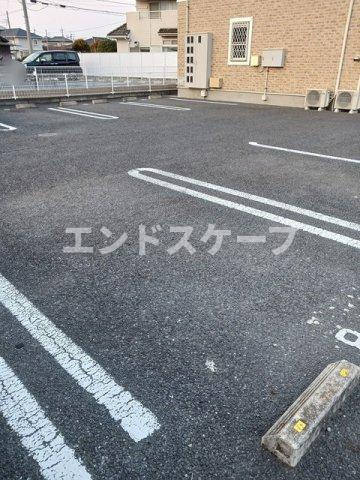 アザレアの駐車場|高崎、前橋のお部屋探しはエンドスケープまで！お客様の理想お聞かせ下さい♪