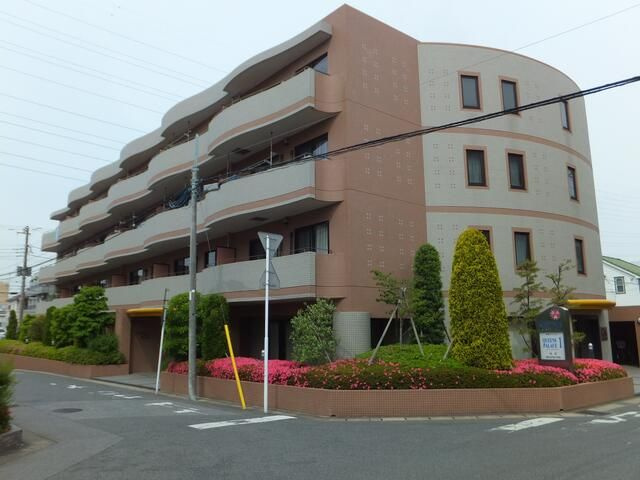 クイーンズ・パレス１の外観