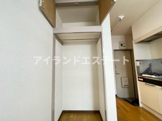 コーポ中山　バストイレ別　礼金0　南向きの収納
