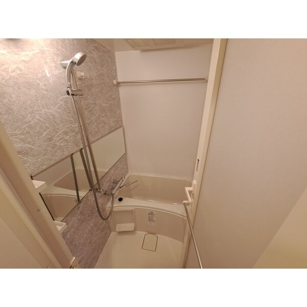スプランディッド十三本町の浴室