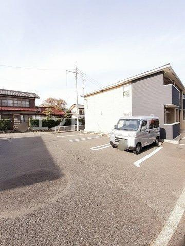 シャン・ヴィラージュの駐車場|高崎、前橋のお部屋探しはエンドスケープまで！お客様の理想お聞かせ下さい♪