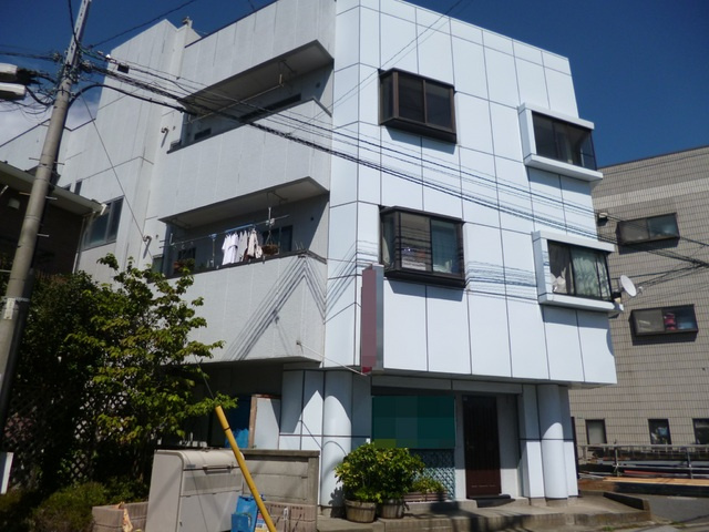 松本第一マンションの外観|３階建てのマンションです♪