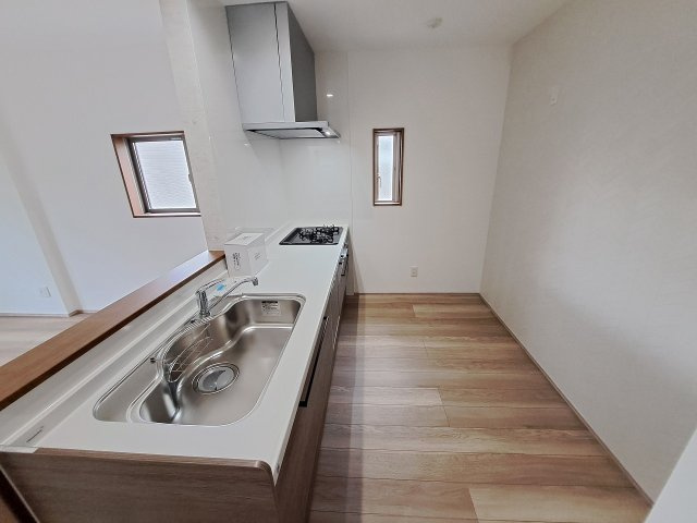 今津山中町戸建のキッチン