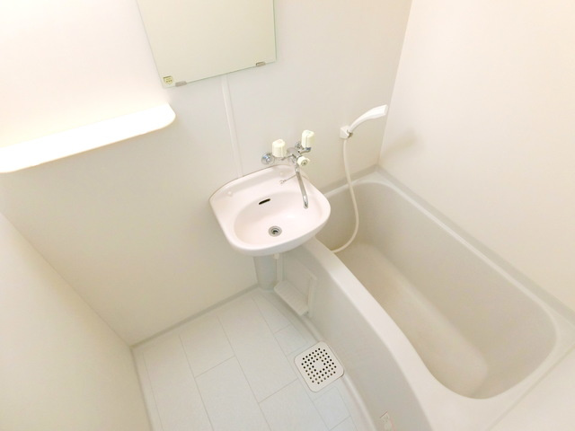 メゾン　ド　マルス　の浴室|★バス・トイレ別で使いやすいバスルーム★