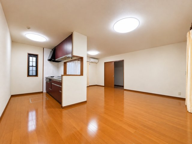 戸建　東尻池町6丁目の居間・リビング|AIにより動産物は消しております。
