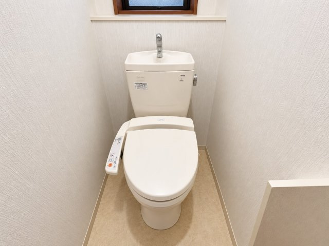 戸建　東尻池町6丁目のトイレ|AIにより動産物は消しております。