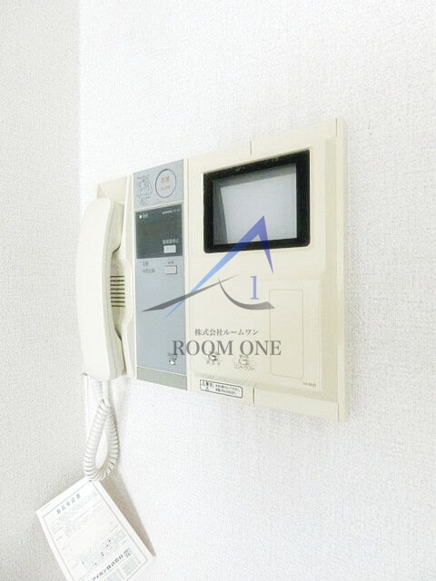 グランド・ガーラ麻布十番のセキュリティ|モニター付インターホンです。