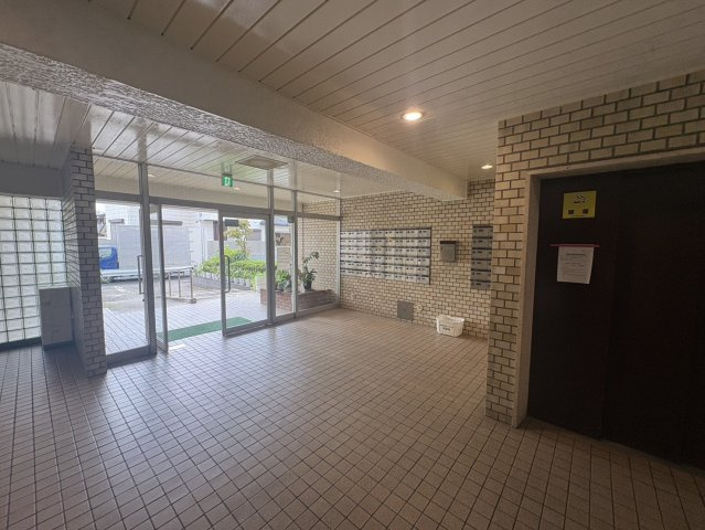津田沼フラワーホームのエントランス|共用部・エントランス