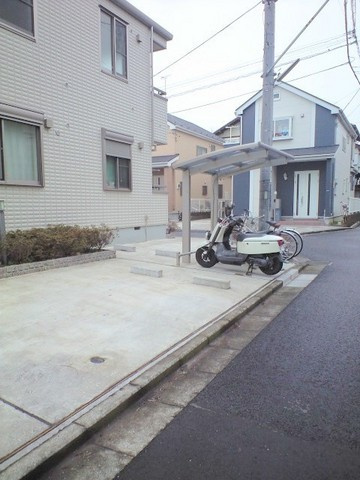 メゾンサリナの駐車場|敷地内駐車場