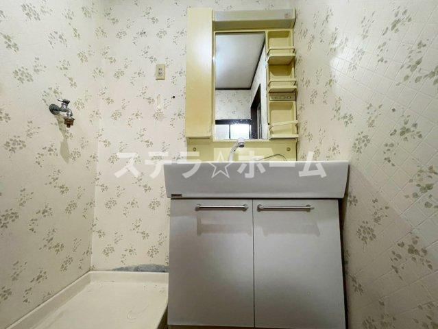 今津北5 中古戸建の独立洗面台|朝の身支度には欠かせない独立洗面化粧台