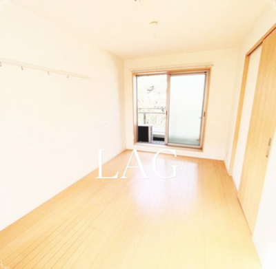 【居間・リビング】 | ラ　プリマヴェーラ | 洋室のお部屋です。