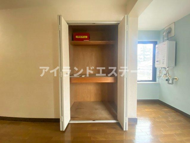 フローレンス駒沢　女性限定　角部屋　通風良好の収納