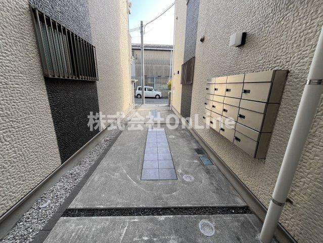 大阪市平野区加美東４丁目のアパートのロビー