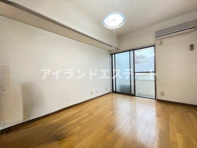 コーポ中山　バストイレ別　礼金0　南向きの設備