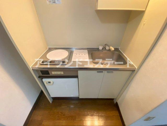 フローレンス駒沢　女性限定　角部屋　通風良好のキッチン