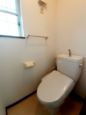 【トイレ】 | ＬＡＵＲＥＬ | 落ち着いた色調のトイレです
