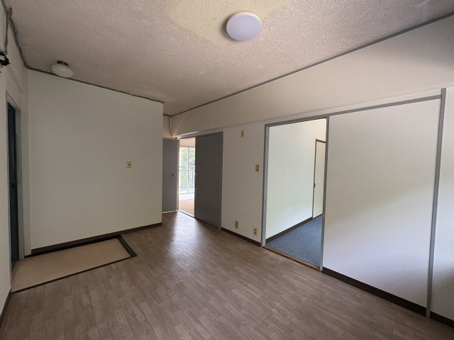 【居間・リビング】 | サウスヒルズ由良(DIY可能部屋)
