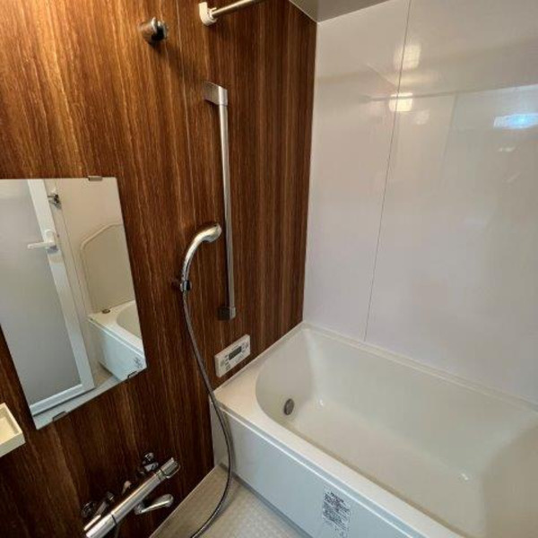 Jinever上本町の浴室|同マンション別部屋：参考写真