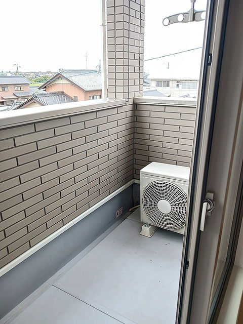 シャイニーのバルコニー