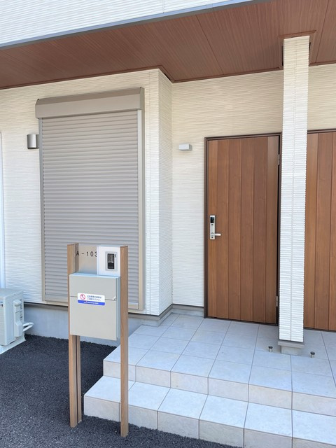 ロアジール下北沢　Ａ棟の玄関