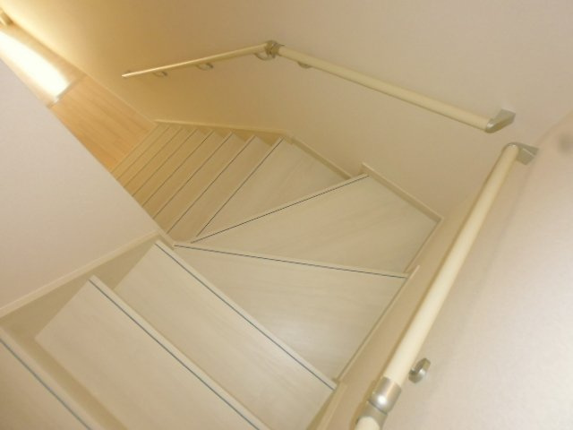 花美月の内装|階段