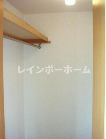 サンライフ六高台【仲介手数料：50％OFF】対象物件！の収納|こまごまとしたものを収納できそうですね