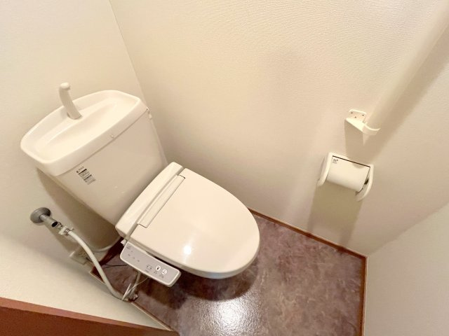 ヴィルヌーヴ阿佐ヶ谷のトイレ|★シャワートイレ完備です★