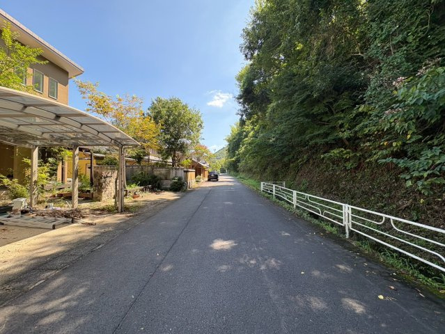 中古戸建　岐阜市日野北5丁目　平成21年築の前面道路含む現地写真