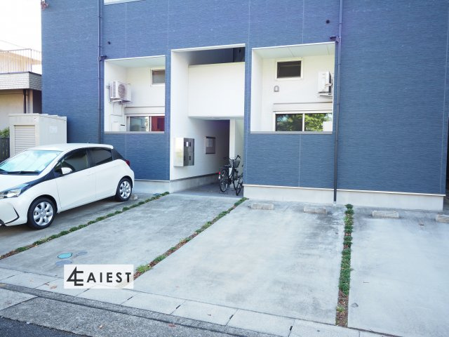 lumiere Ⅲの駐車場|☆敷地内駐車場有♪最新の空車情報に関してはお問い合わせください☆