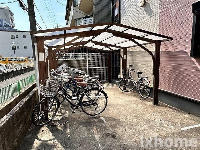 シェリール茨木IIの駐車場|駐車場があるので、車を買う予定の方も安心です