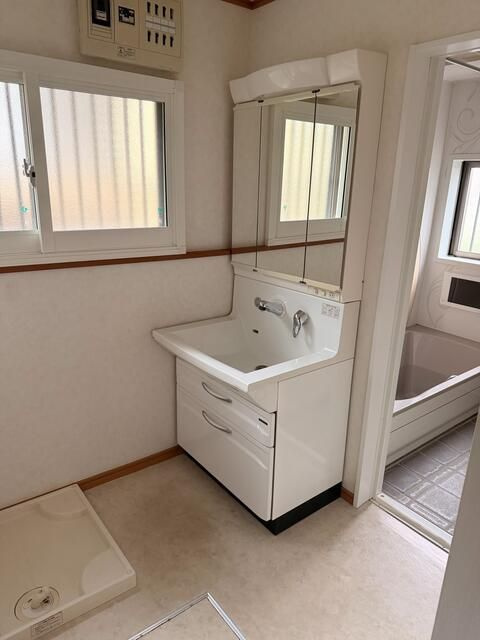 船橋市芝山戸建の洗面所