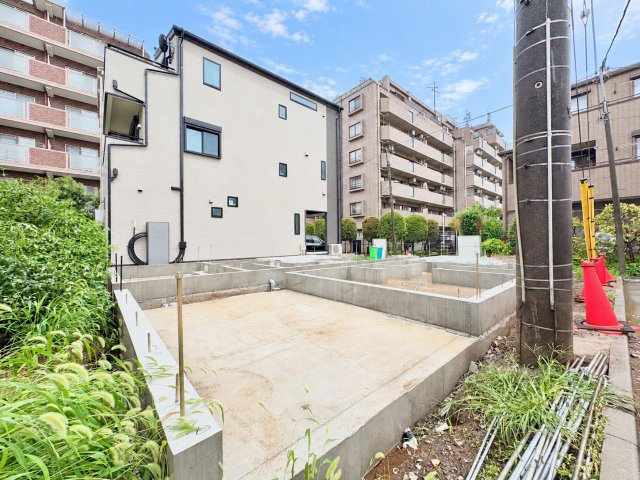 大田区西蒲田4丁目　新築戸建　全2棟の外観|2026.09.06撮影

現地ご見学希望・資料請求などお気軽にお問い合わせ下さい！
03-5990-5201